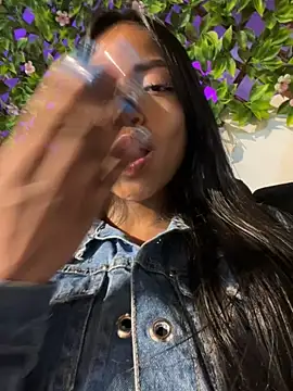 Snapshot of bonnie_18x chatting on November 13, 2025, 11:30 pm bonnie 18x online show from November 13, 2025, 11:30 pm