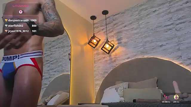 Snapshot of Aron_Bolt chatting on December 14, 2025, 8:42 am Aron Bolt online show from December 14, 2025, 8:42 am