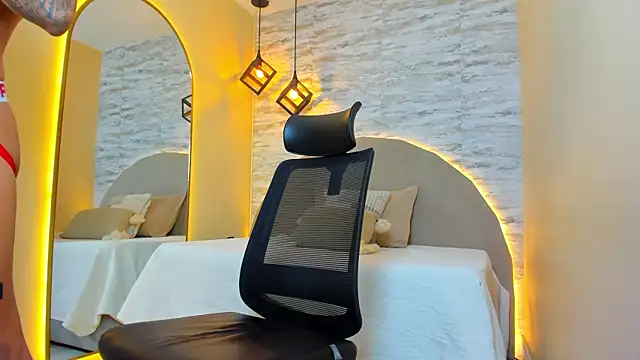 Snapshot of Aron_Bolt chatting on November 15, 2025, 2:26 am Aron Bolt online show from November 15, 2025, 2:26 am