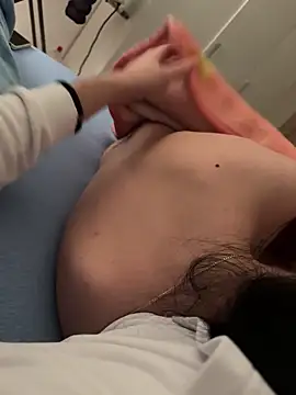 jessieandjames29 online show from January 30, 2025, 6:43 pm