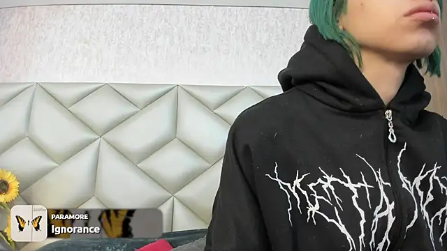 Im gaia online show from November 23, 2025, 12:04 pm