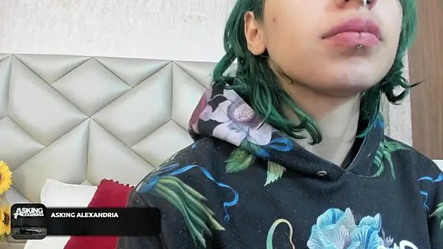 Im gaia online show from November 17, 2025, 12:09 pm