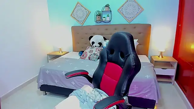 Edelaine rogers online show from April 12, 2026, 5:11 am