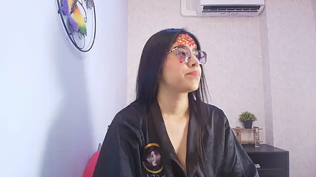 Snapshot of Amy_wats0n chatting on October 31, 2025, 7:10 pm Amy wats0n online show from October 31, 2025, 7:10 pm