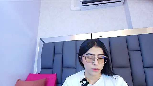 Amy wats0n online show from April 20, 2026, 7:15 pm