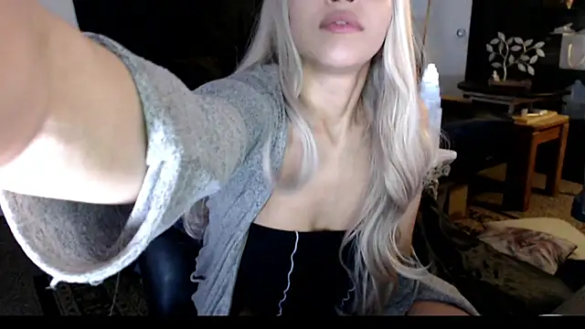 liadivina online show from February 27, 2025, 4:13 am