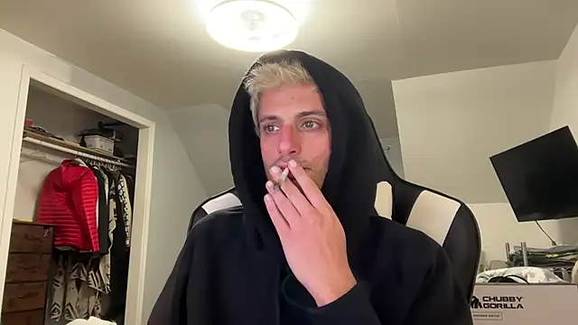 Snapshot of Dylansd chatting on January 25, 2025, 11:11 pm Dylansd online show from January 25, 2025, 11:11 pm