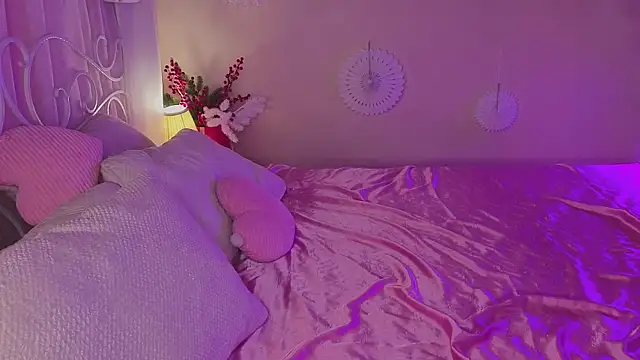 Rita flame online show from December 5, 2025, 12:48 pm