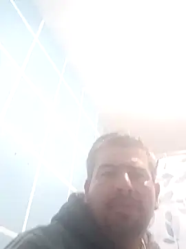 arongomez125 online show from December 22, 2025, 8:36 am