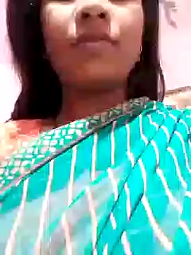 Snapshot of riya_houswife chatting on December 21, 2024, 6:41 am riya houswife online show from December 21, 2024, 6:41 am