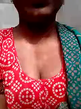 Snapshot of riya_houswife chatting on December 13, 2024, 6:53 am riya houswife online show from December 13, 2024, 6:53 am