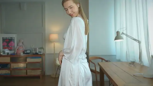 solar bella online show from February 27, 2025, 1:38 pm