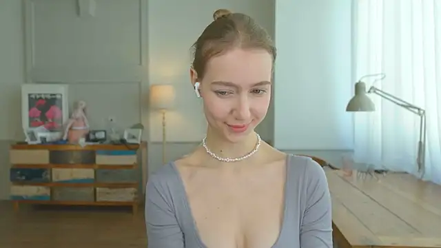 solar bella online show from February 9, 2025, 11:04 am