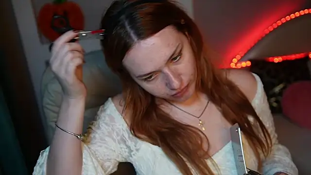 Snapshot of LisaElfy chatting on October 22, 2025, 4:06 pm LisaElfy online show from October 22, 2025, 4:06 pm