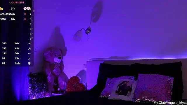 Snapshot of Angela_Myst chatting on October 7, 2025, 2:07 pm Angela Myst online show from October 7, 2025, 2:07 pm