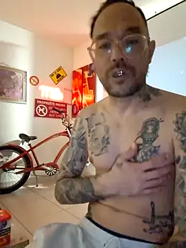 Snapshot of mileflav0r chatting on March 28, 2026, 7:59 pm mileflav0r online show from March 28, 2026, 7:59 pm