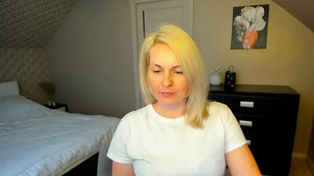 Alicee Gracee online show from December 1, 2025, 9:21 am