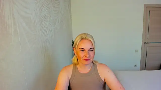 Snapshot of Alicee_Gracee chatting on June 3, 2026, 1:01 pm Alicee Gracee online show from June 3, 2026, 1:01 pm
