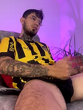 Snapshot of Anthony-Martin chatting on November 10, 2025, 10:59 pm Anthony-Martin online show from November 10, 2025, 10:59 pm