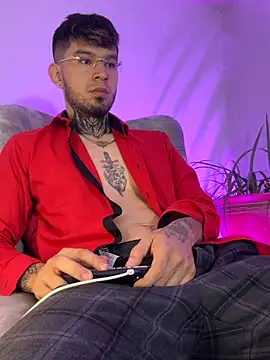 Snapshot of Anthony-Martin chatting on November 14, 2025, 12:53 pm Anthony-Martin online show from November 14, 2025, 12:53 pm