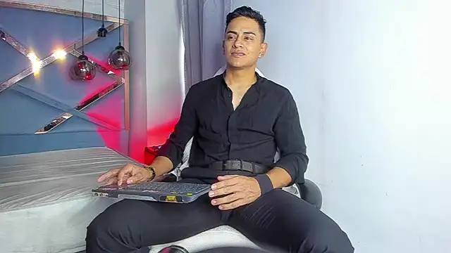 Lucii fer  online show from March 11, 2026, 12:10 pm