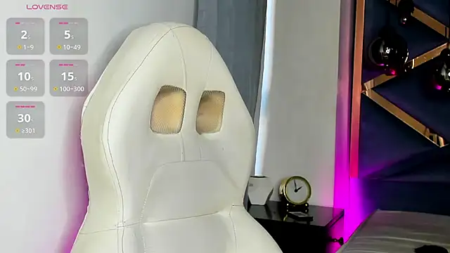 Snapshot of Lucii_fer_ chatting on November 23, 2025, 12:04 pm Lucii fer online show from November 23, 2025, 12:04 pm