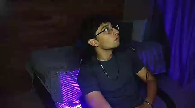 Snapshot of Dereck_Dickson chatting on March 19, 2025, 1:32 am Dereck Dickson online show from March 19, 2025, 1:32 am