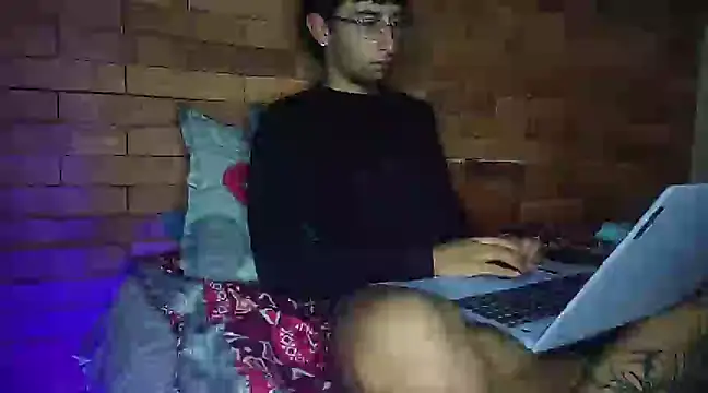 Snapshot of Dereck_Dickson chatting on March 22, 2025, 6:11 am Dereck Dickson online show from March 22, 2025, 6:11 am