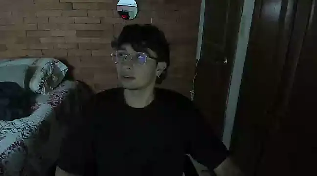 Snapshot of Dereck_Dickson chatting on December 20, 2024, 6:35 pm Dereck Dickson online show from December 20, 2024, 6:35 pm