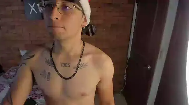 Snapshot of Dereck_Dickson chatting on December 18, 2024, 5:42 pm Dereck Dickson online show from December 18, 2024, 5:42 pm