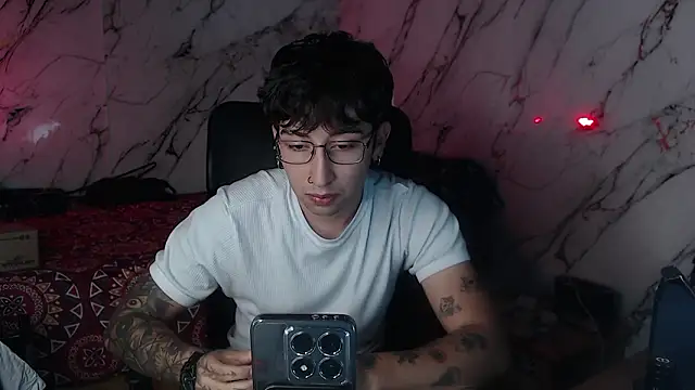 Snapshot of Dereck_Dickson chatting on February 20, 2026, 12:18 am Dereck Dickson online show from February 20, 2026, 12:18 am