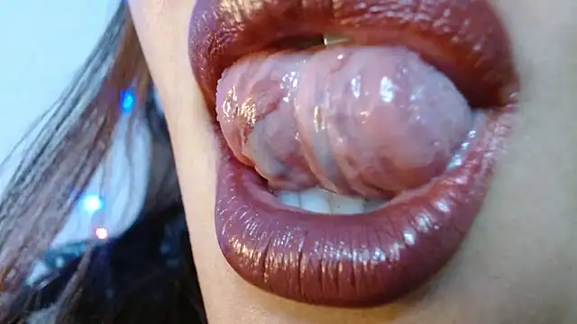 Snapshot of miss_evoleth2 chatting on December 5, 2025, 6:56 am miss evoleth2 online show from December 5, 2025, 6:56 am