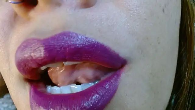 Snapshot of miss_evoleth2 chatting on November 16, 2025, 9:25 am miss evoleth2 online show from November 16, 2025, 9:25 am