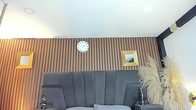 NaxaAndLexi  online show from April 20, 2026, 2:07 pm