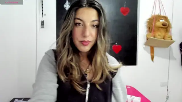 queen-natty online show from January 10, 2025, 4:12 am