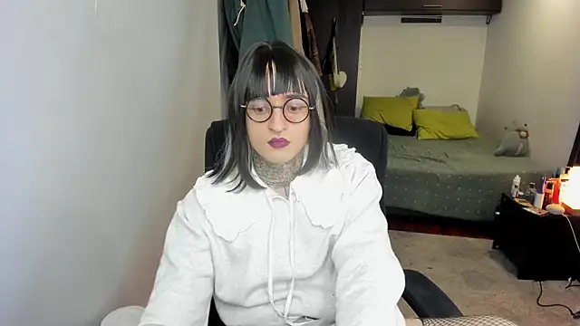 ShiiraVelkor online show from November 24, 2025, 9:37 pm