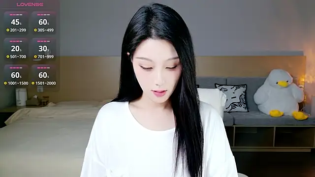 Lucky-baby online show from November 23, 2025, 1:21 pm