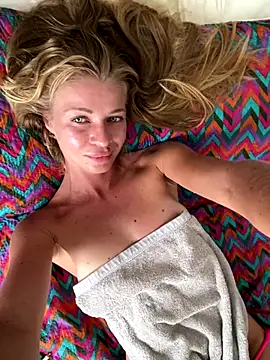 -OliWow- online show from December 18, 2025, 8:41 am