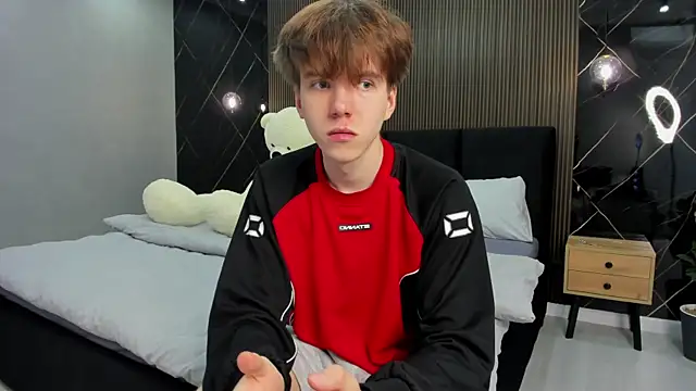 Snapshot of braxiboy chatting on January 12, 2025, 9:51 am braxiboy online show from January 12, 2025, 9:51 am