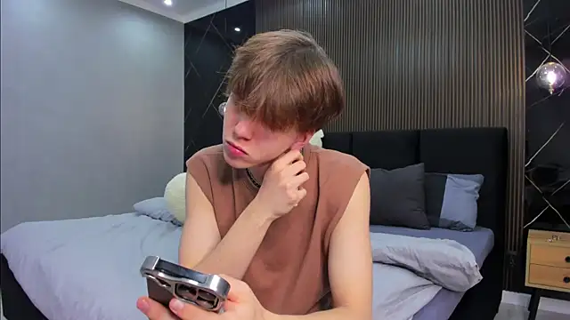 Snapshot of braxiboy chatting on February 3, 2025, 12:57 pm braxiboy online show from February 3, 2025, 12:57 pm