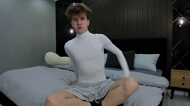 Snapshot of braxiboy chatting on January 8, 2025, 12:26 pm braxiboy online show from January 8, 2025, 12:26 pm