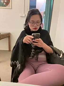 Snapshot of Bella0815 chatting on February 10, 2025, 8:53 am Bella0815 online show from February 10, 2025, 8:53 am