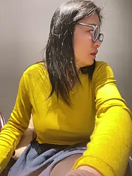 Bella0815 online show from February 6, 2026, 7:48 am