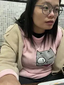 Snapshot of Bella0815 chatting on November 26, 2025, 7:47 pm Bella0815 online show from November 26, 2025, 7:47 pm