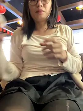 Snapshot of Bella0815 chatting on November 25, 2025, 7:19 am Bella0815 online show from November 25, 2025, 7:19 am