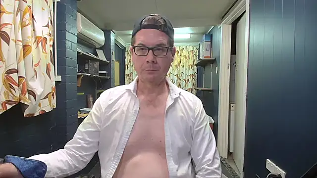 tilobinder online show from January 9, 2026, 3:19 pm