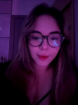 CutiePie3 online show from October 3, 2025, 8:43 pm