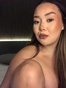 mayakitsune69 online show from July 12, 2026, 11:22 am
