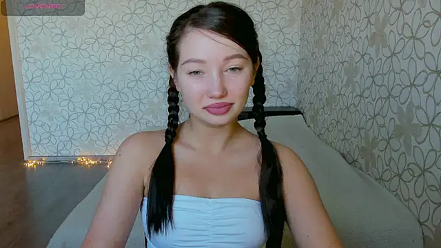 Lissa Cristal online show from May 19, 2026, 12:12 pm