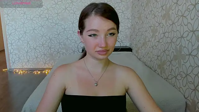Snapshot of Lissa_Cristal chatting on June 28, 2026, 11:27 am Lissa Cristal online show from June 28, 2026, 11:27 am